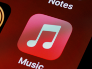 Apple Music Introduces AI Transparency Tags for AI-Generated Music